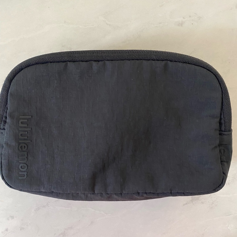 Lululemon mini belt bag